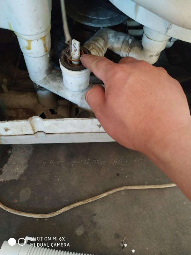 雙桶洗衣機(jī)洗衣時(shí)排水怎么辦