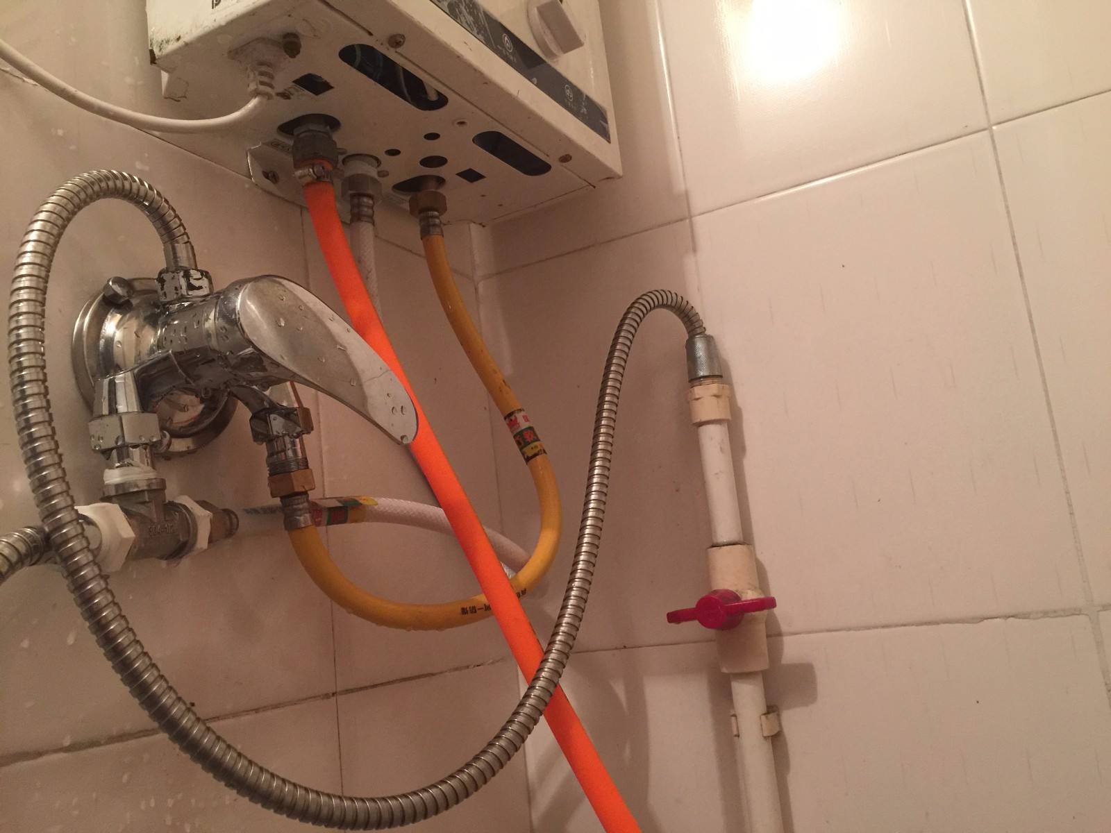 熱水器不加熱了怎么回事