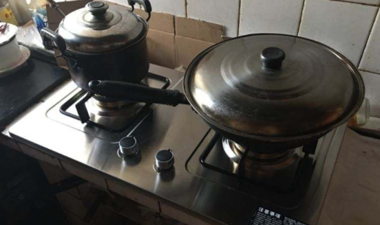 燃氣灶時常熄火是怎么回事