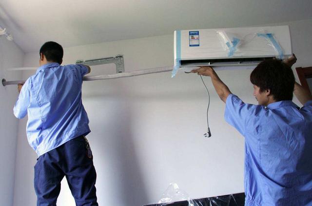 空調(diào)出風(fēng)口滴水是什么原因