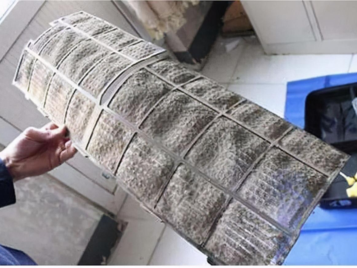 空調(diào)出現(xiàn)難聞的異味怎么處理