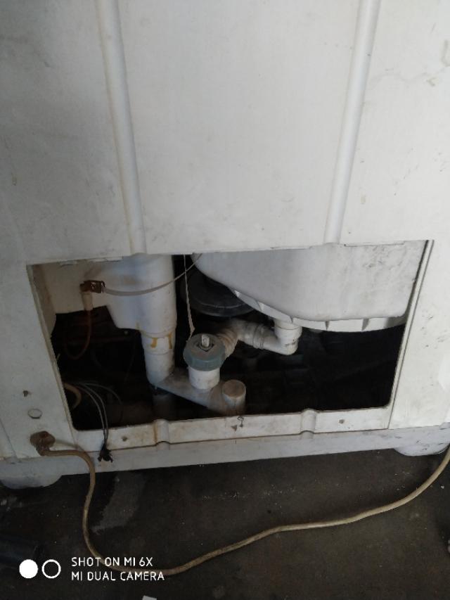雙桶洗衣機(jī)洗衣時(shí)排水怎么辦