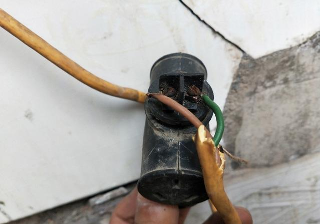 洗衣機(jī)通電后沒反應(yīng)怎么辦